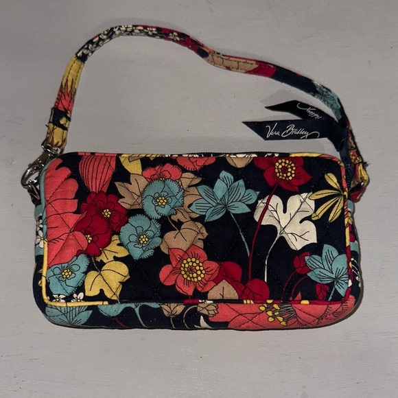 Vera Bradley Happy Snails Quilted Wristlet Retired Floral - Picture 1 of 3